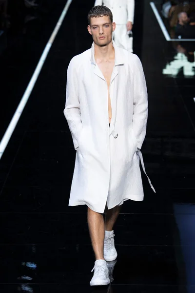 Look 90